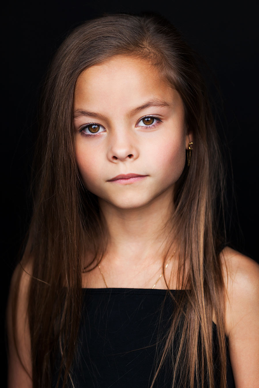 Casting photo of Élizabeth Gariépy by Marili Clark Photographer.